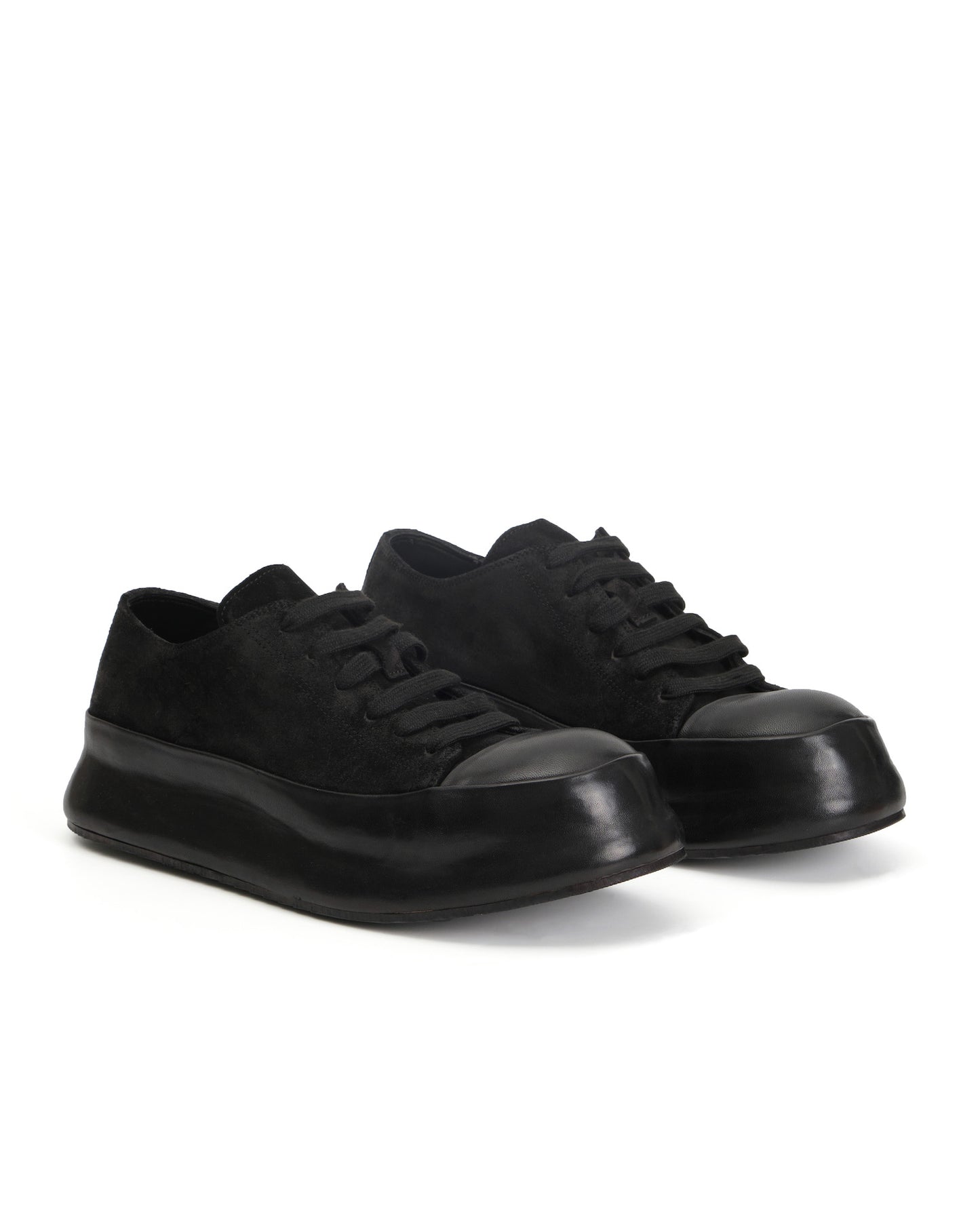 LOW TOP SNEAKERS