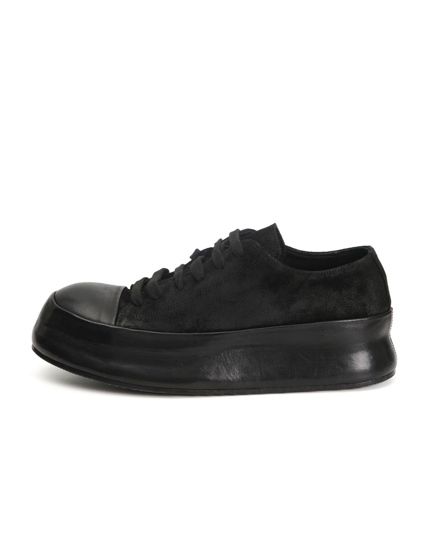 LOW TOP SNEAKERS