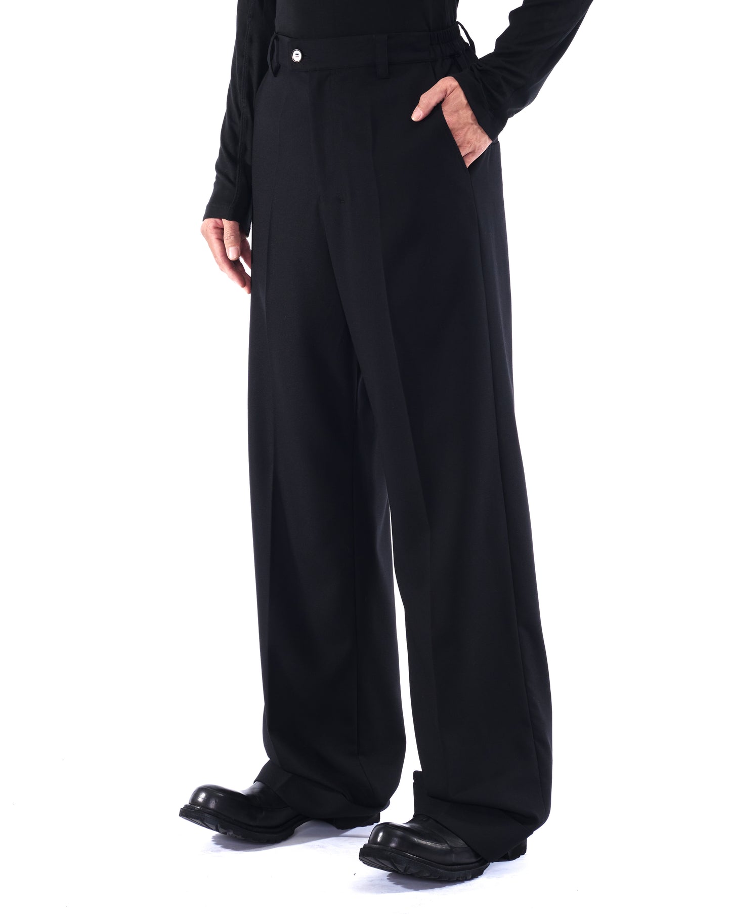 DOOKU STRAIGHT CUT PANTS
