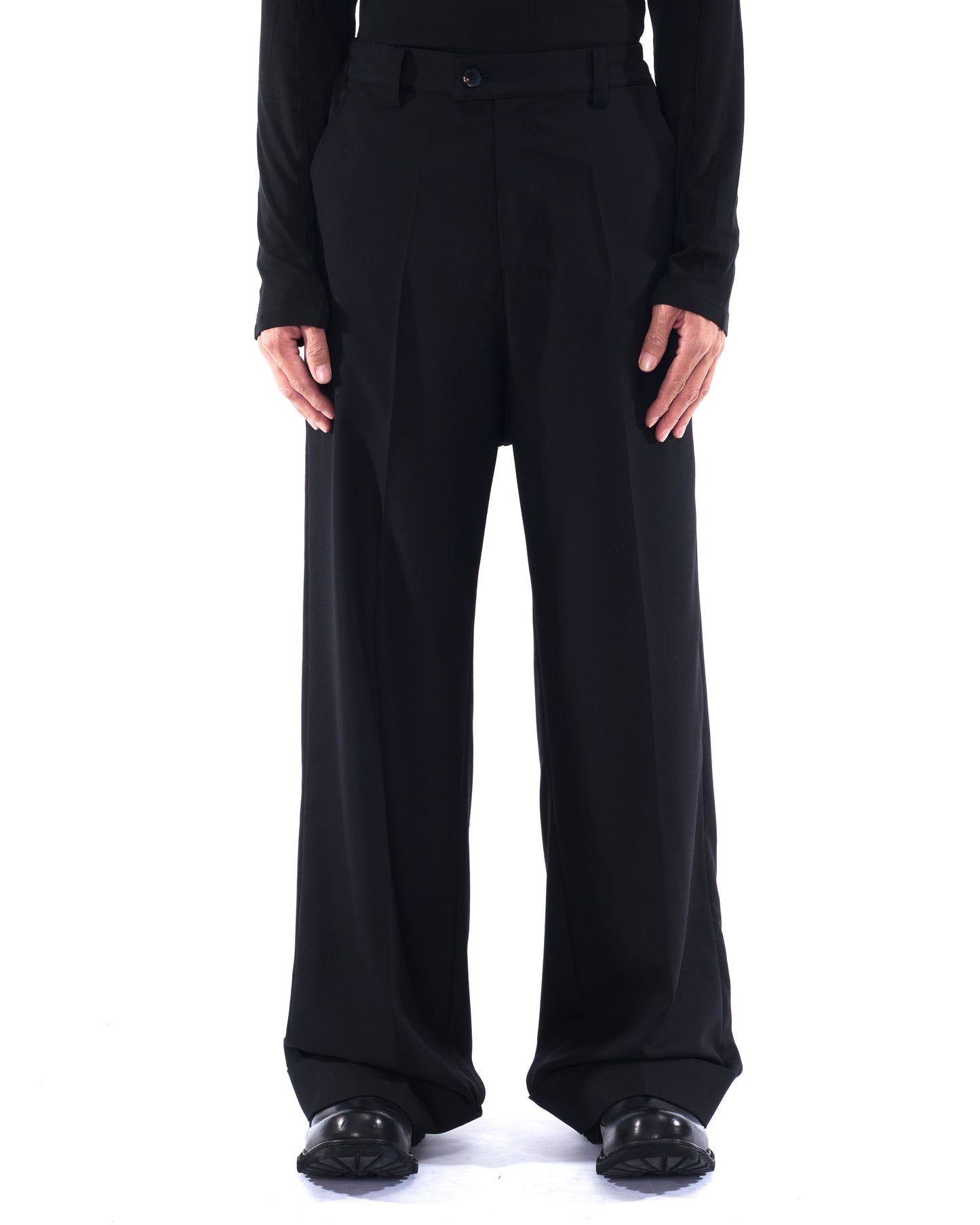 DOOKU STRAIGHT CUT PANTS