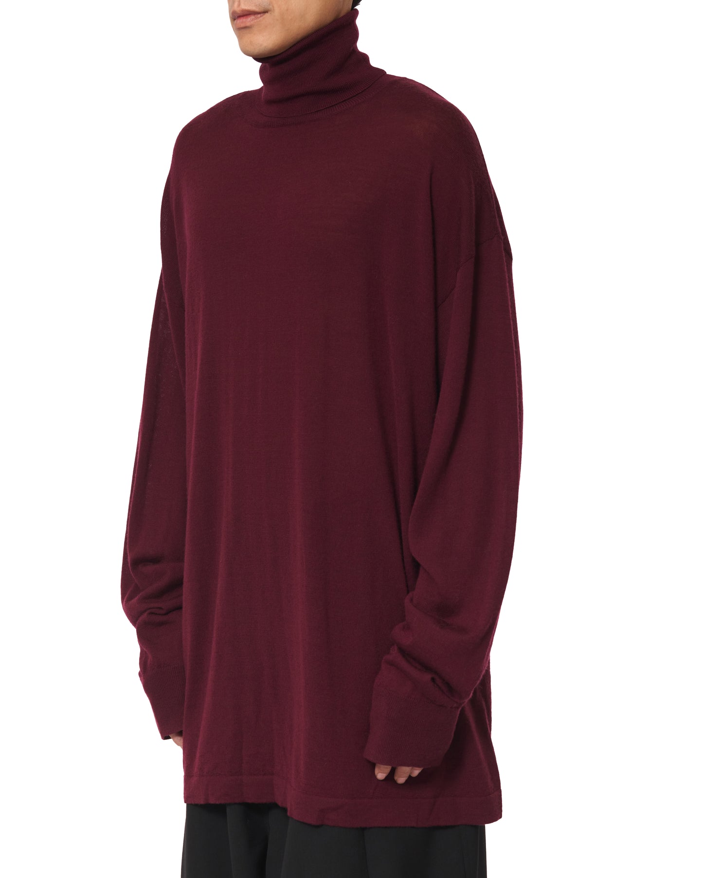 LIGHT FORM TURTLENECK