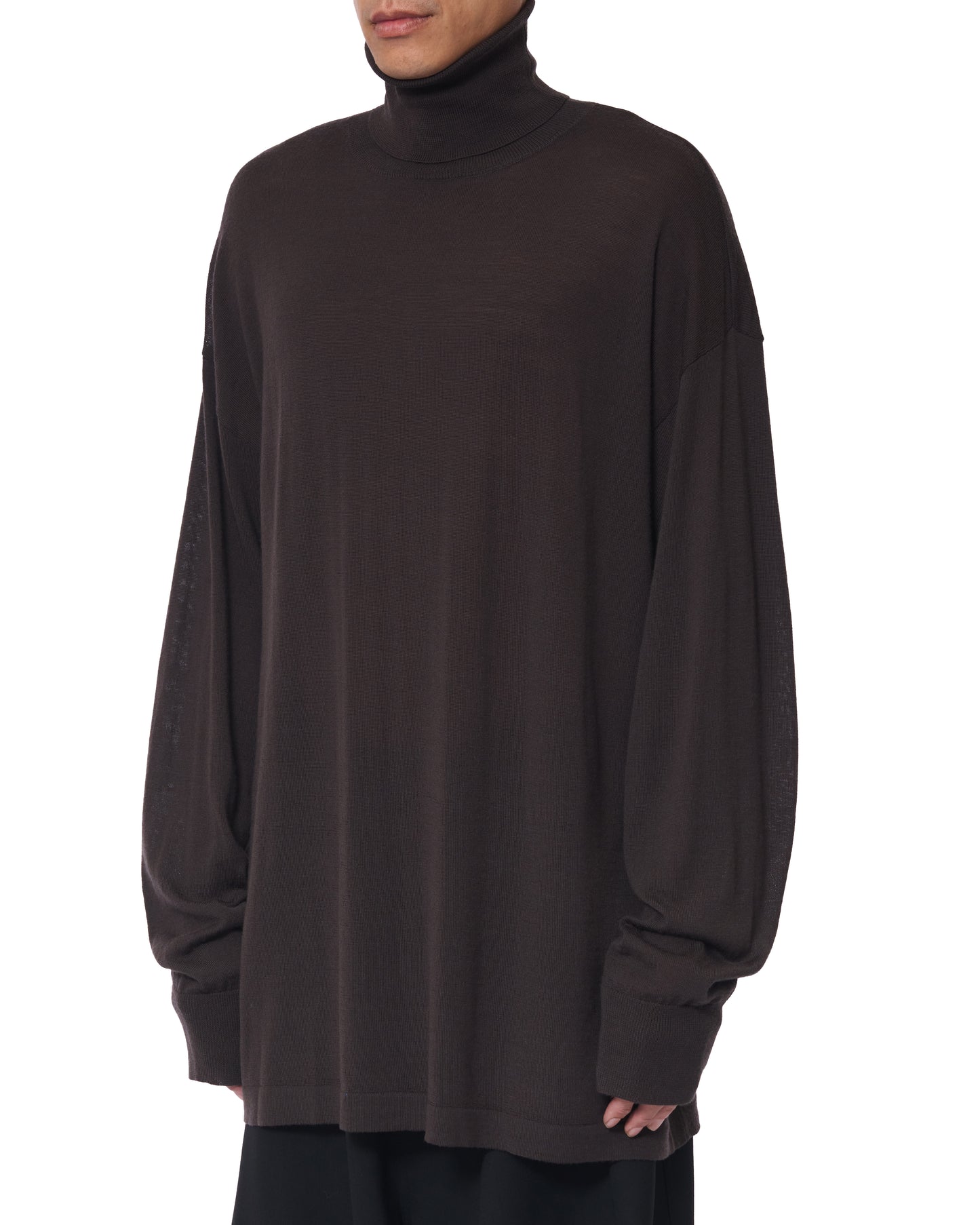 LIGHT FORM TURTLENECK