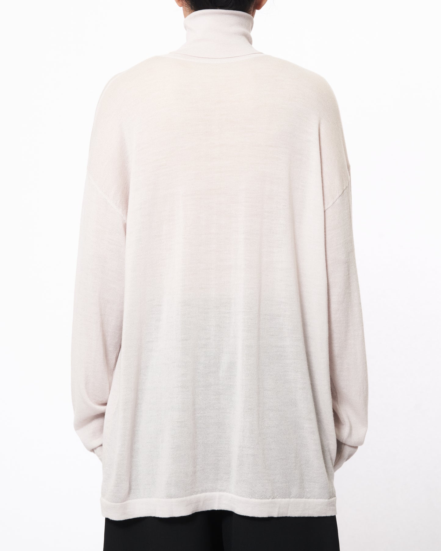 LIGHT FORM TURTLENECK