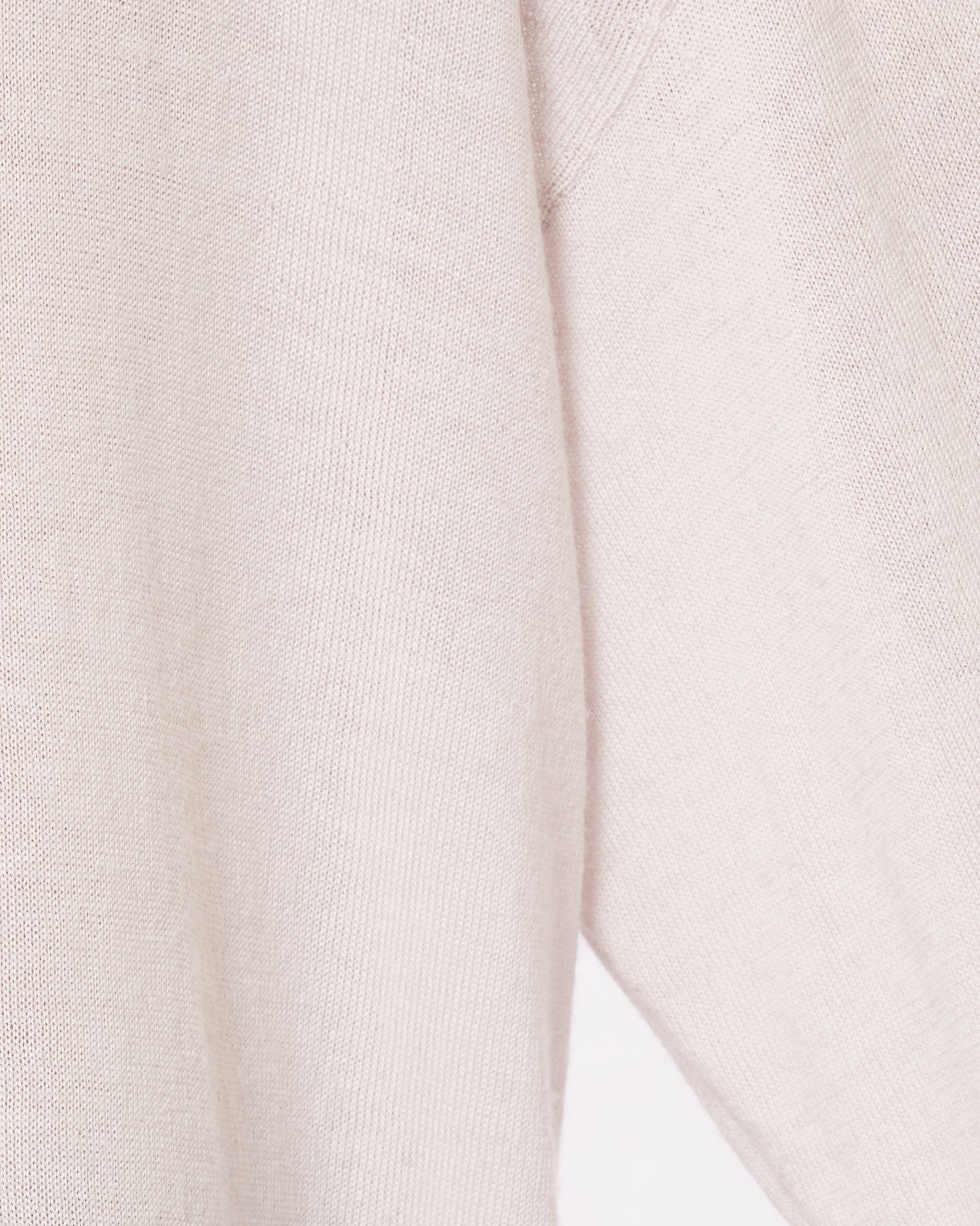 LIGHT FORM TURTLENECK