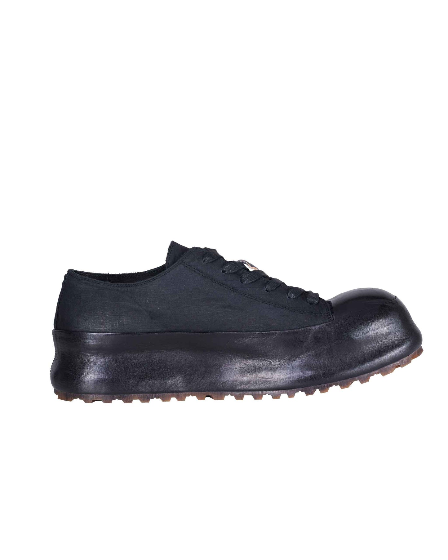 LOW TOP SNEAKERS