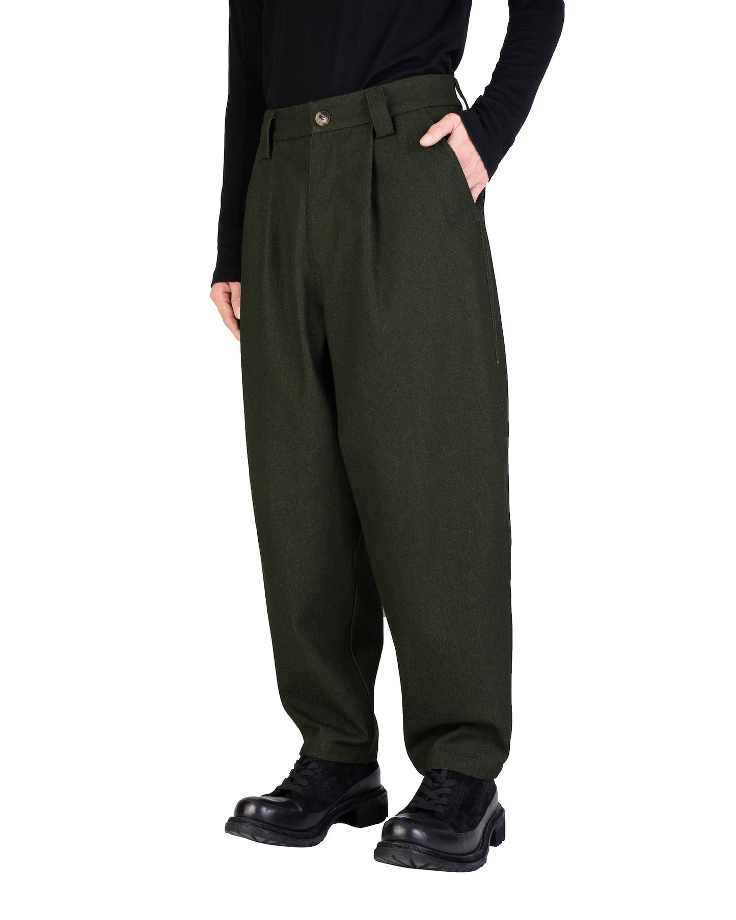 PLEATED GLIDE PANTS