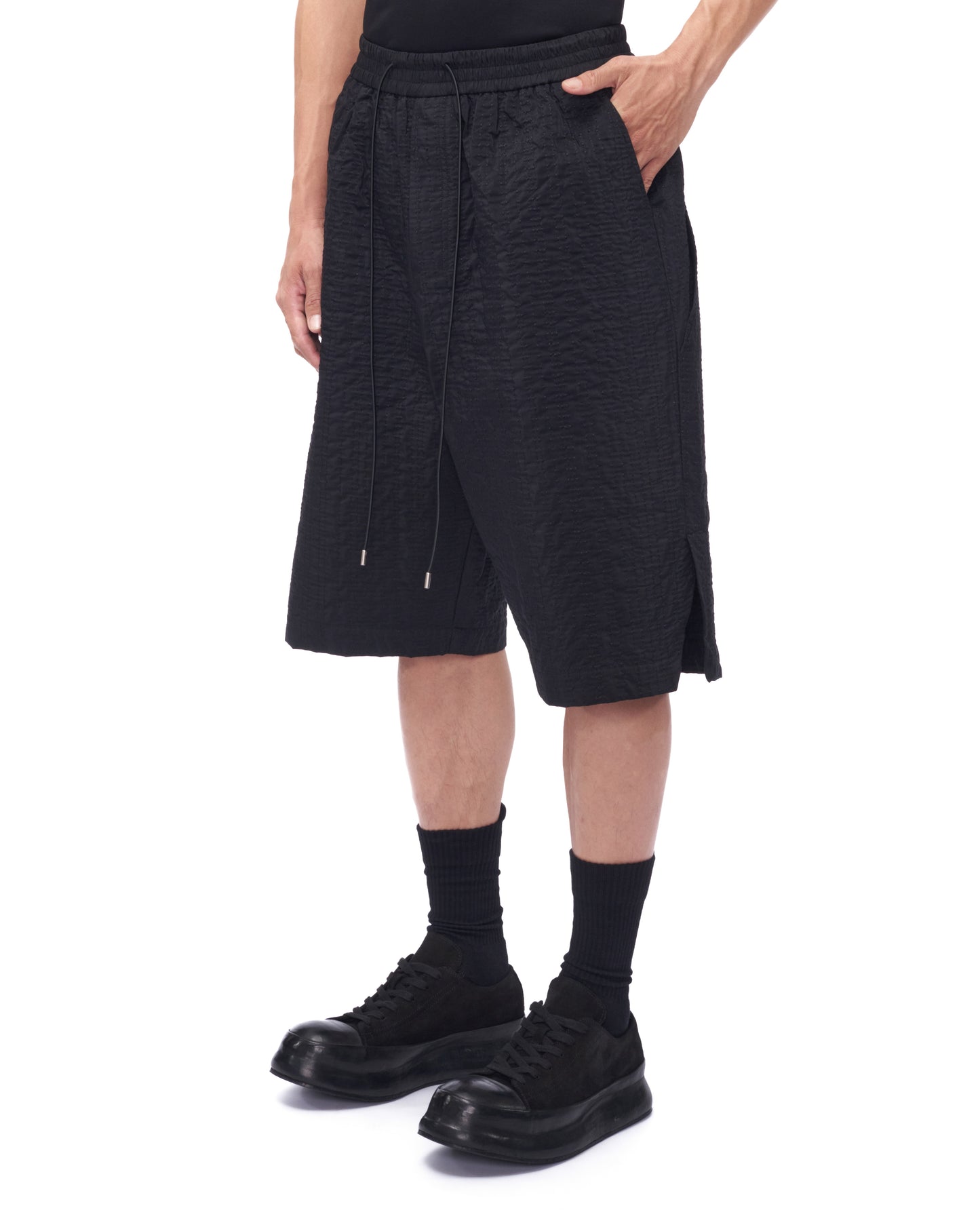 HAUNT SHORTS