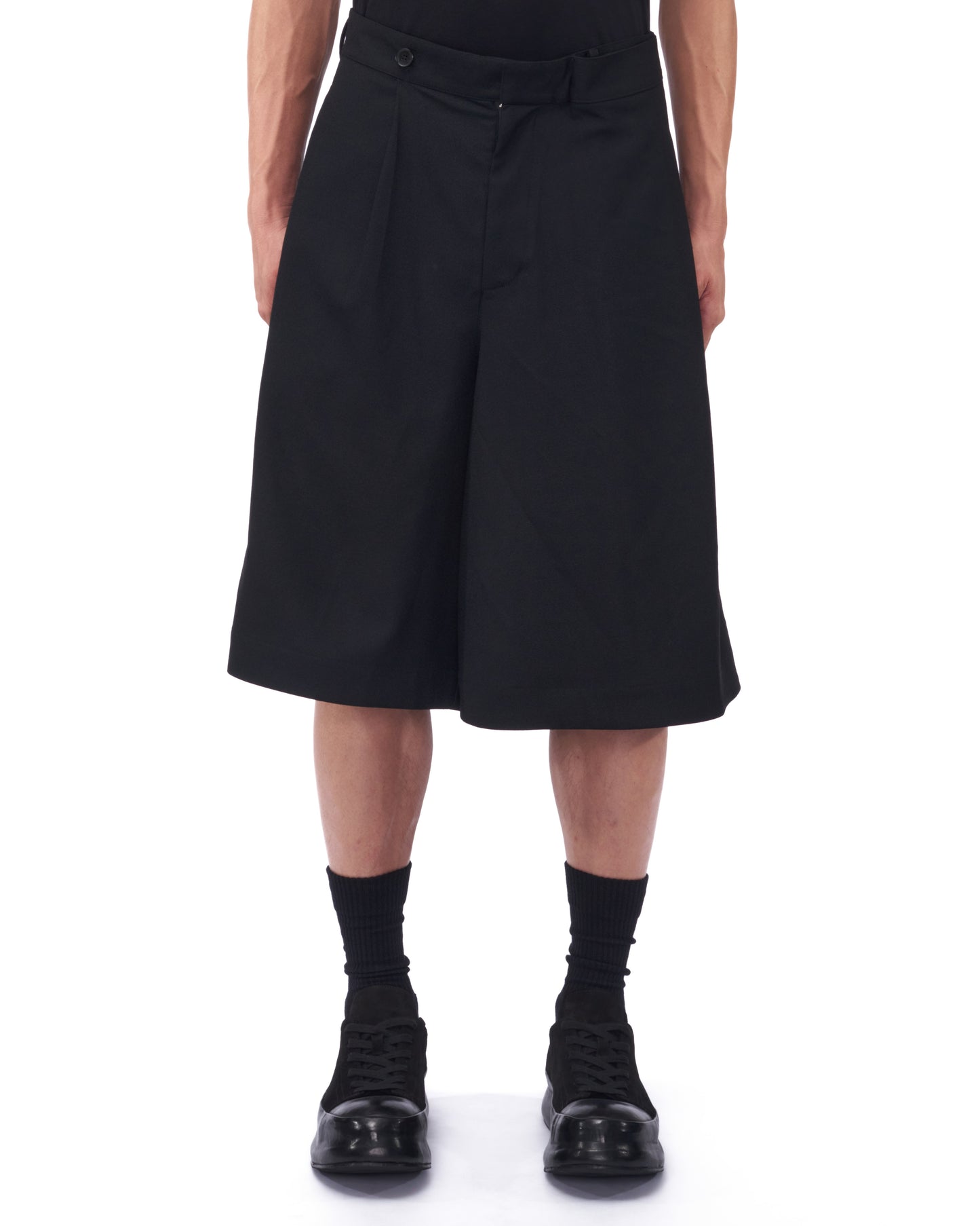 SLITFOLD SHORTS
