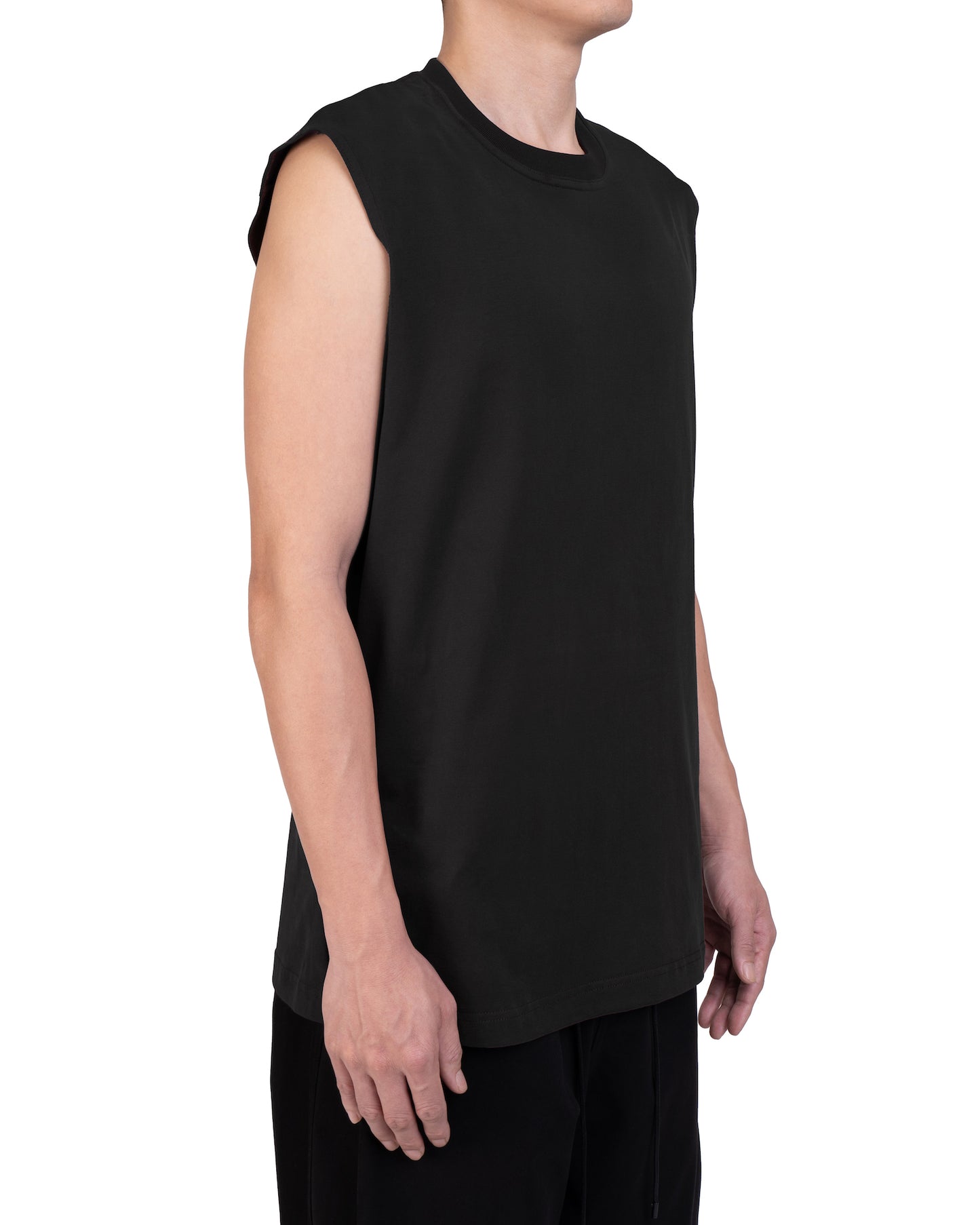 BOXY SLEEVELESS T-SHIRT