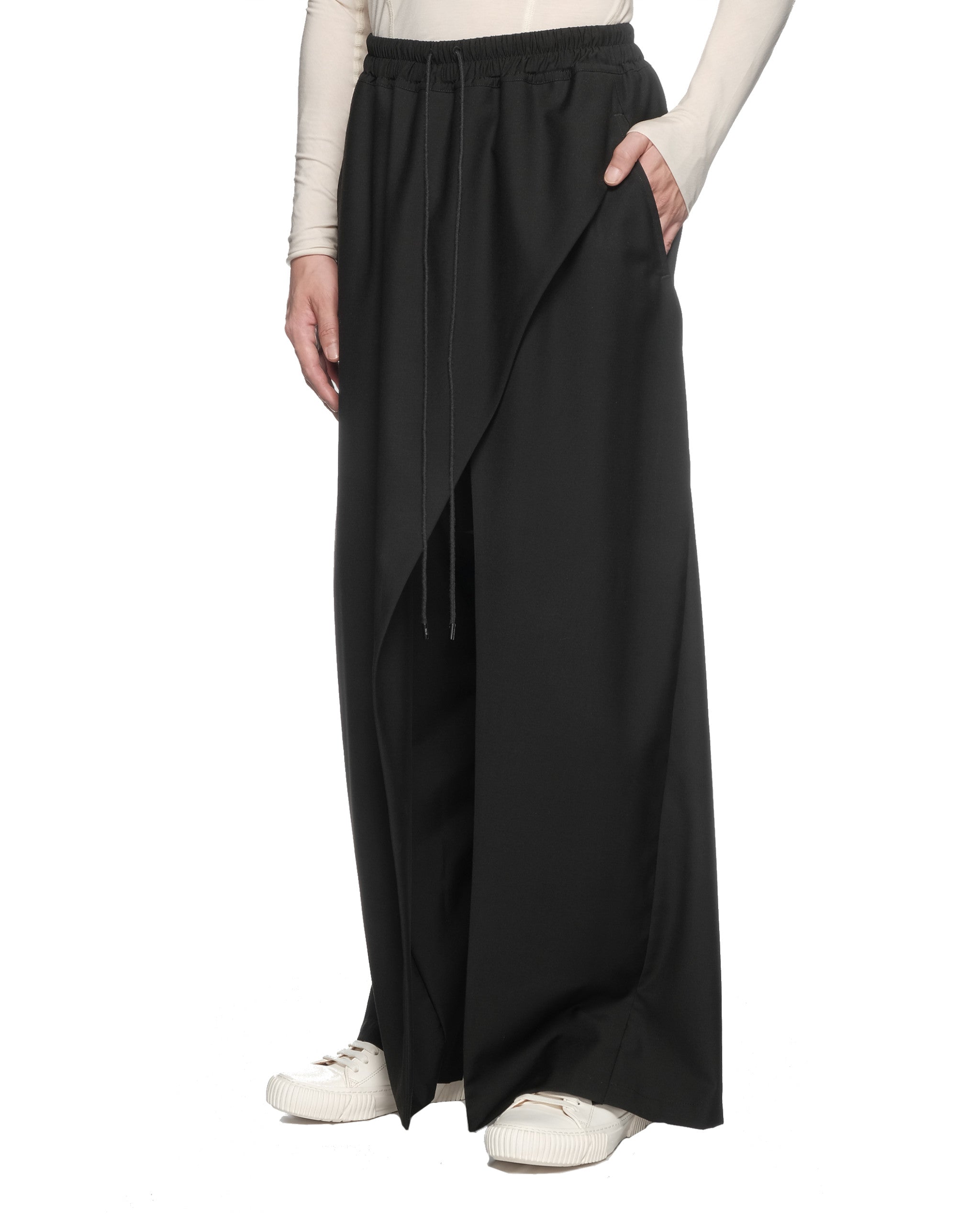 BLACK LAMELLA PANTS