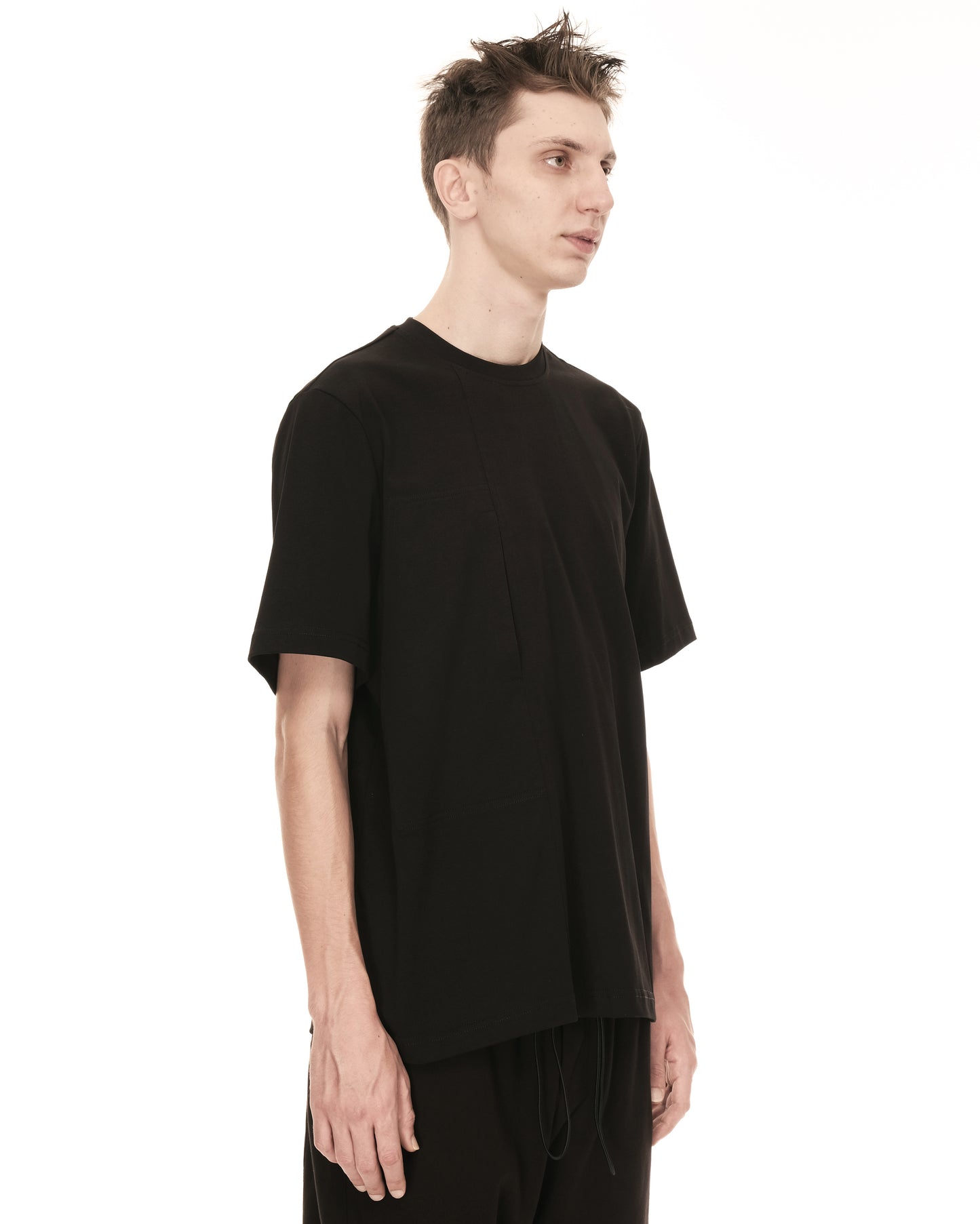 BLACK PATCH LOBNE POCKET T-SHIRT